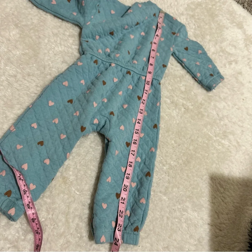 5/$30 🎈 Carters heart patterned quilted jumpsuit size 18 months